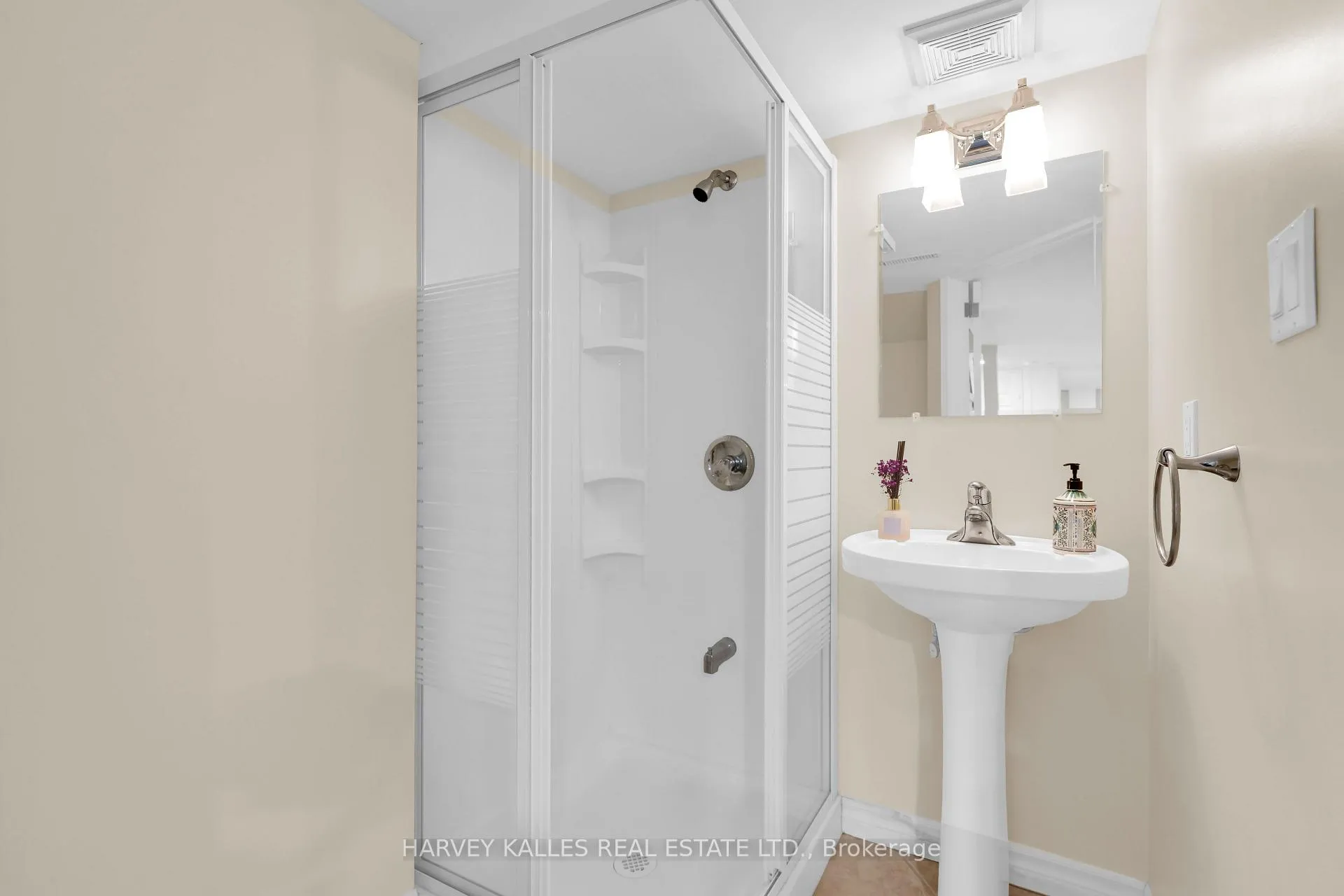 Photo 30 of 86 Woburn Avenue, Toronto, Lawrence Park North — HOMEH