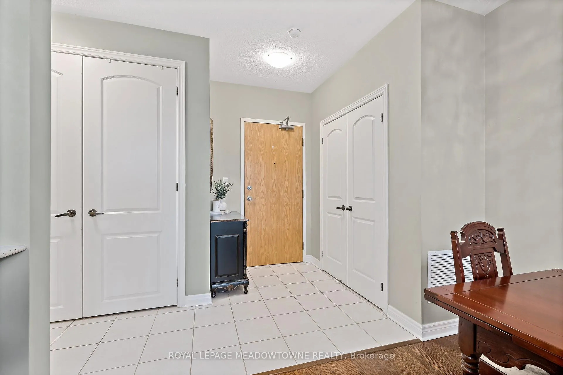 Photo 6 of Unit 405, 383 Main Street E, Milton, Old Milton — HOMEH