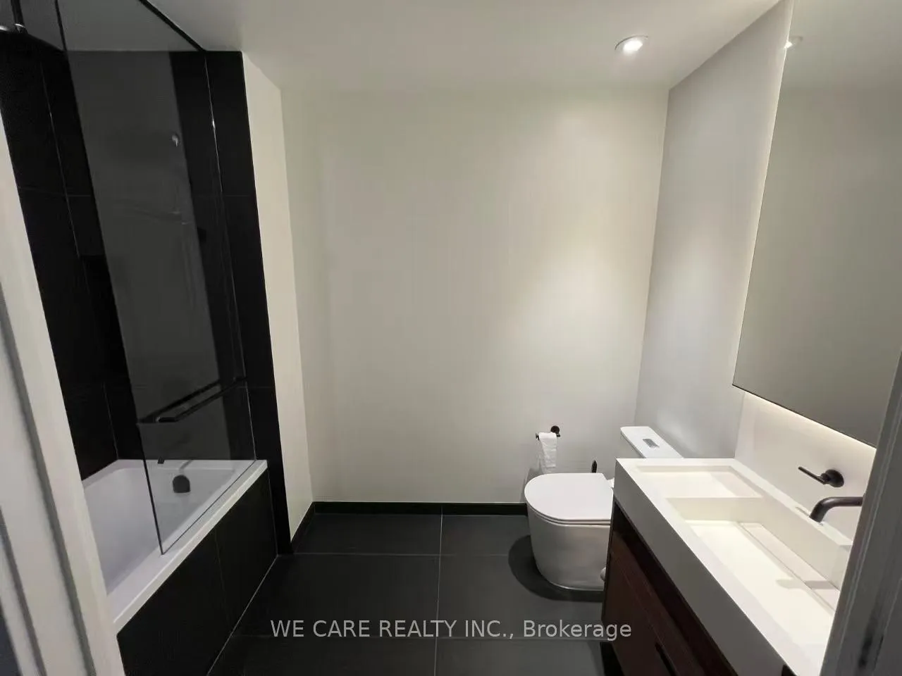 Photo 4 of Unit 2204, 55 Charles Street E, Toronto, Church-Yonge Corridor — HOMEH