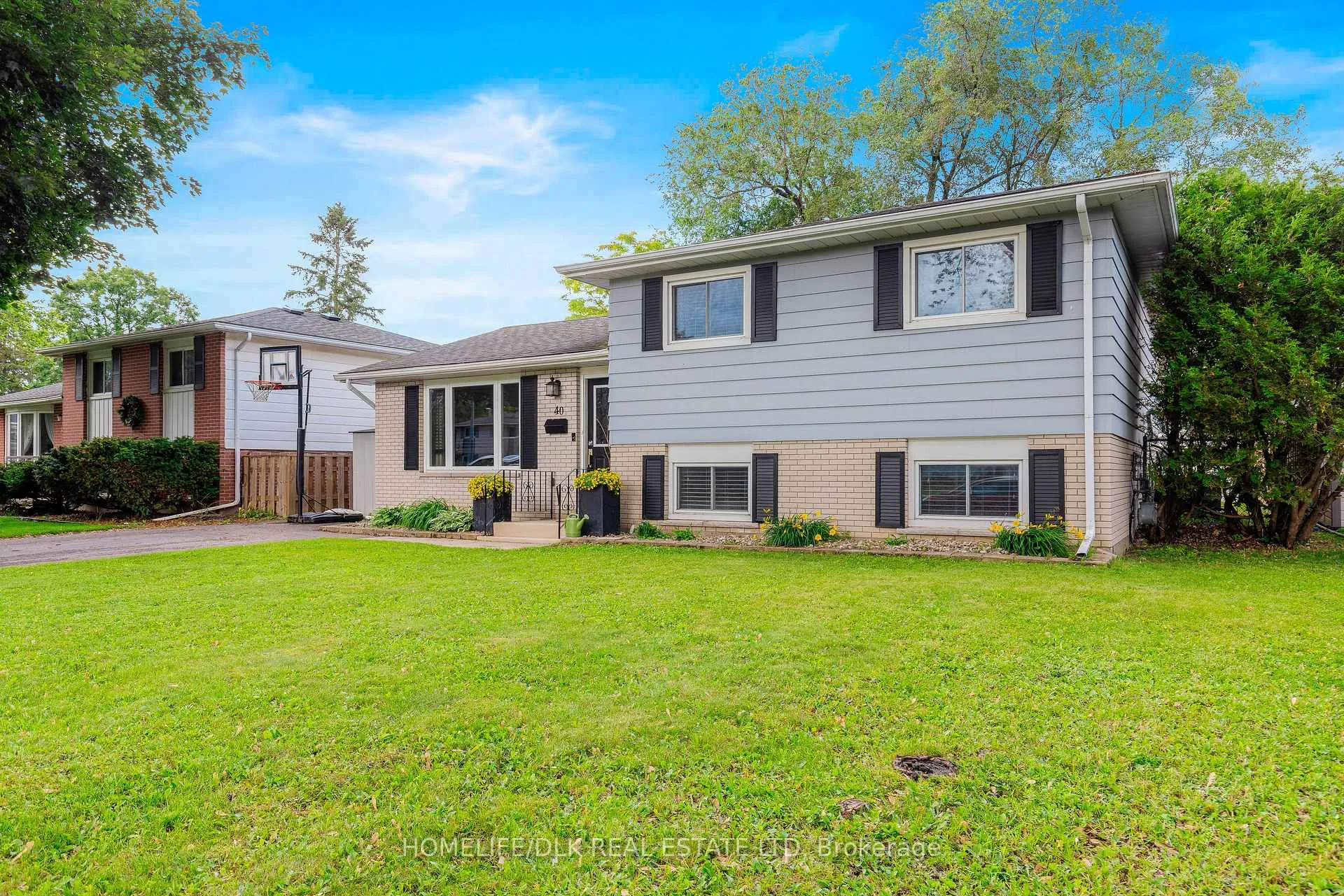 Photo 2 of 40 Meighen Crescent, Brockville, Brockville — HOMEH