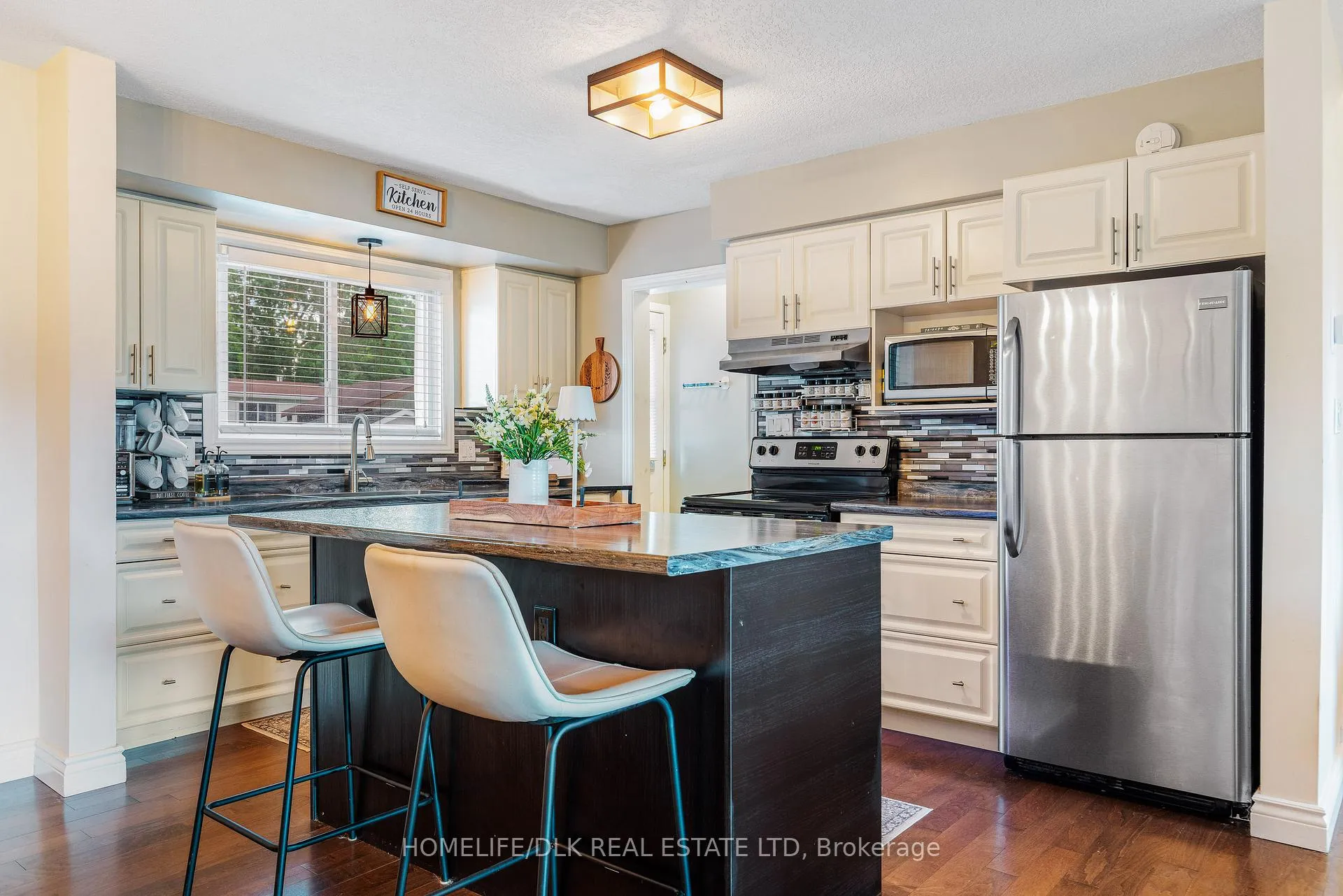 Photo 17 of 40 Meighen Crescent, Brockville, Brockville — HOMEH
