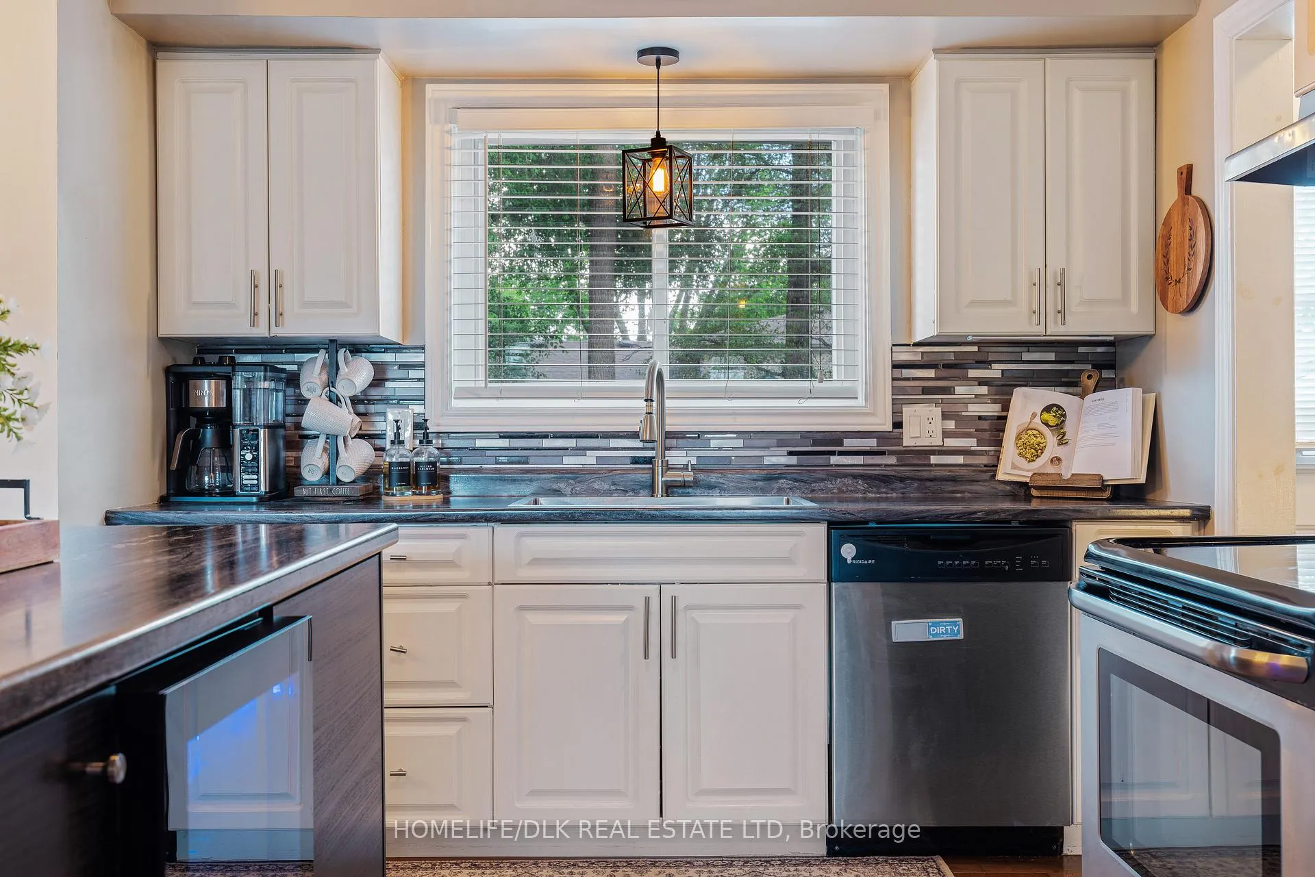 Photo 19 of 40 Meighen Crescent, Brockville, Brockville — HOMEH
