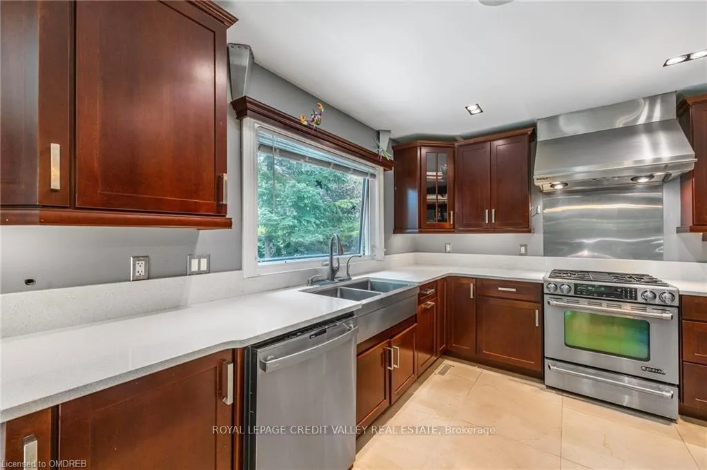 Photo 14 of 148 Cornwall Heights, Brampton, Brampton East — HOMEH