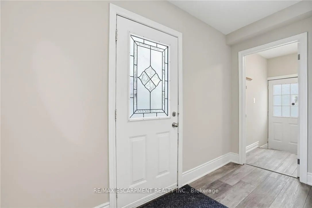 Photo 3 of 390 Hunter Street W, Hamilton, Kirkendall — HOMEH