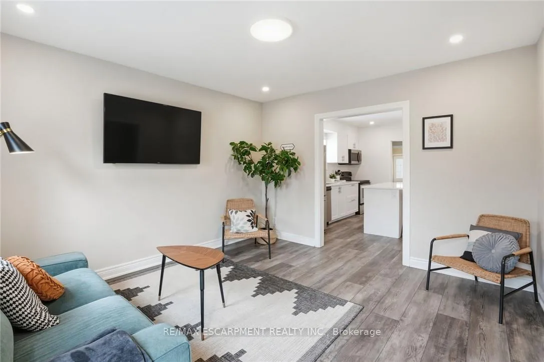 Photo 8 of 390 Hunter Street W, Hamilton, Kirkendall — HOMEH