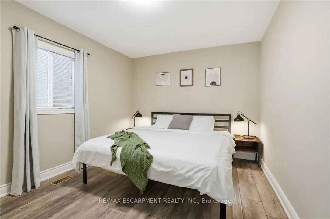 Photo 17 of 390 Hunter Street W, Hamilton, Kirkendall — HOMEH