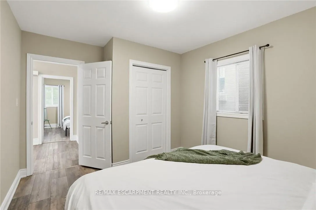 Photo 18 of 390 Hunter Street W, Hamilton, Kirkendall — HOMEH