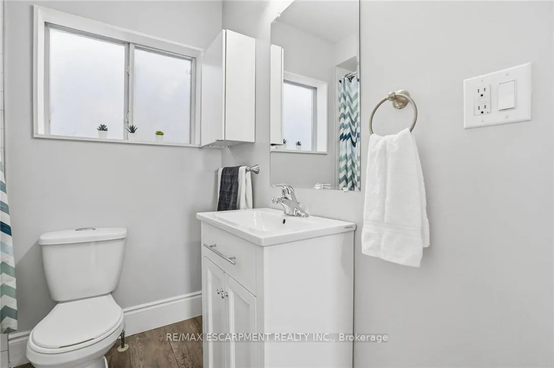 Photo 19 of 390 Hunter Street W, Hamilton, Kirkendall — HOMEH