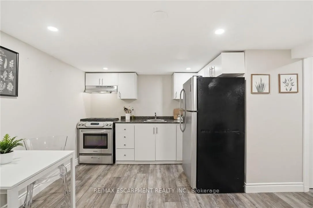 Photo 23 of 390 Hunter Street W, Hamilton, Kirkendall — HOMEH