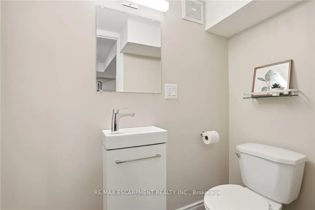 Photo 28 of 390 Hunter Street W, Hamilton, Kirkendall — HOMEH