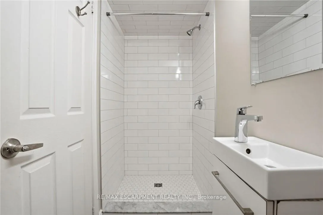 Photo 29 of 390 Hunter Street W, Hamilton, Kirkendall — HOMEH