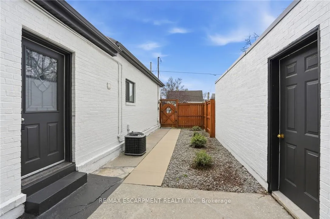Photo 31 of 390 Hunter Street W, Hamilton, Kirkendall — HOMEH