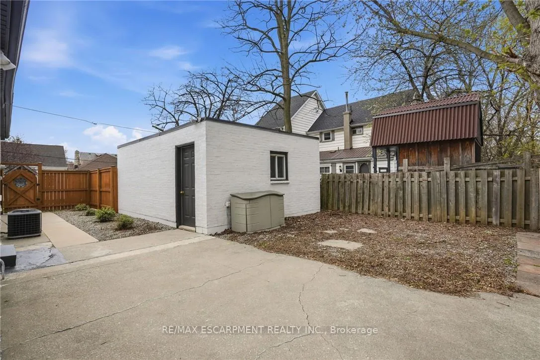 Photo 32 of 390 Hunter Street W, Hamilton, Kirkendall — HOMEH