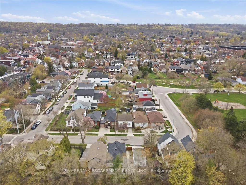 Photo 38 of 390 Hunter Street W, Hamilton, Kirkendall — HOMEH