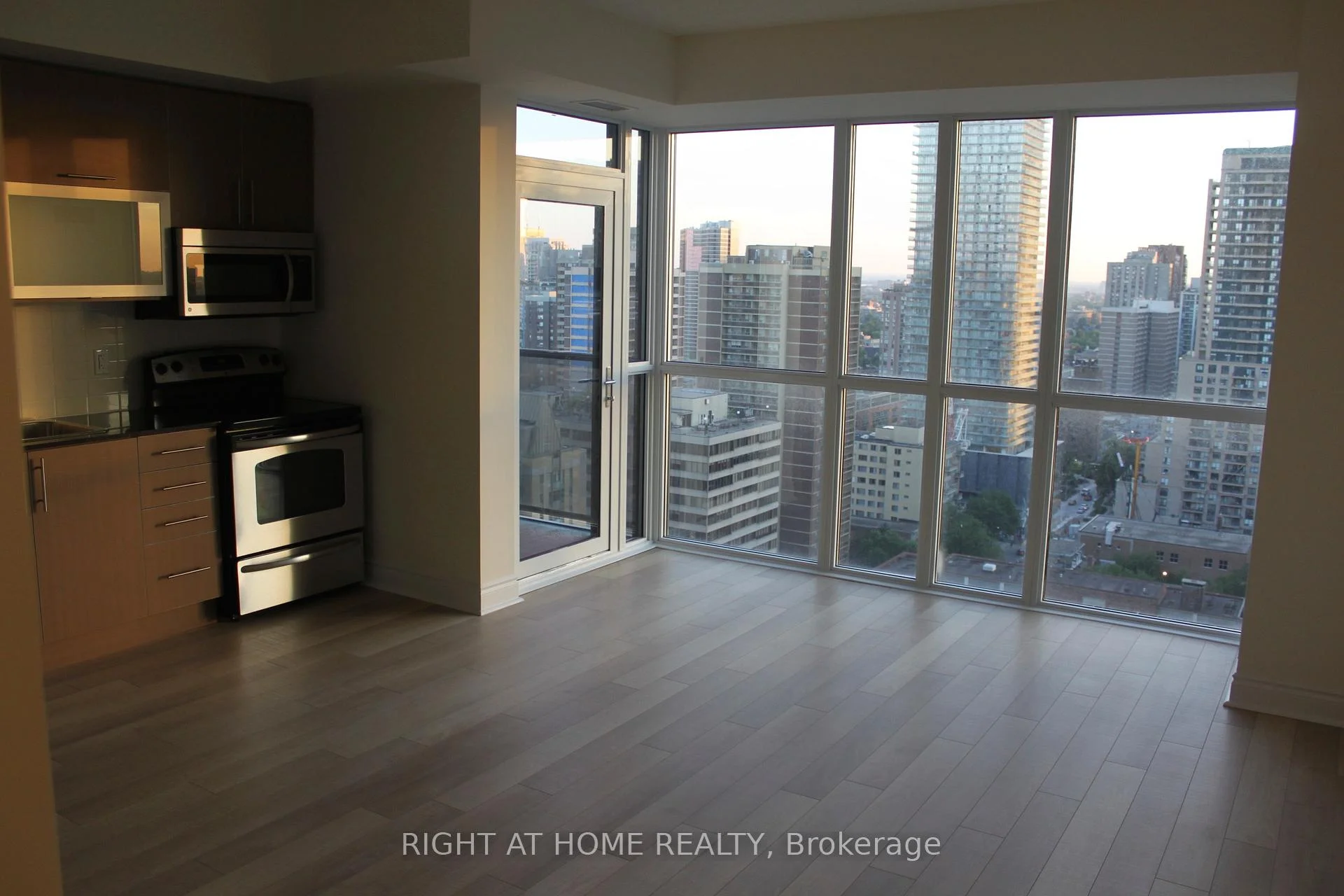 Photo 21 of Unit 2505, 28 Ted Rogers Way, Toronto, Church-Yonge Corridor — HOMEH