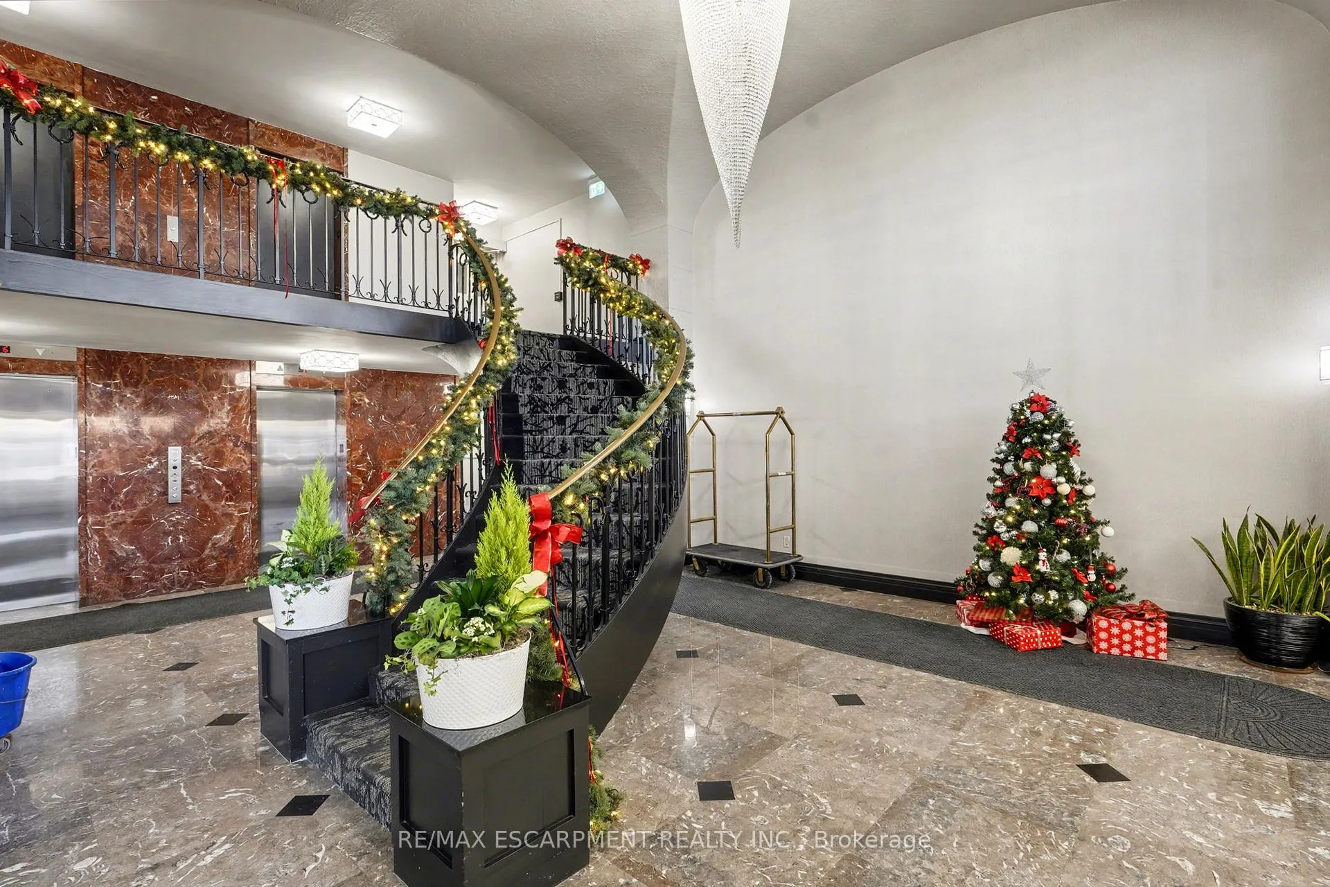 Photo 2 of Unit 218, 500 Green Road, Hamilton, Lakeshore — HOMEH