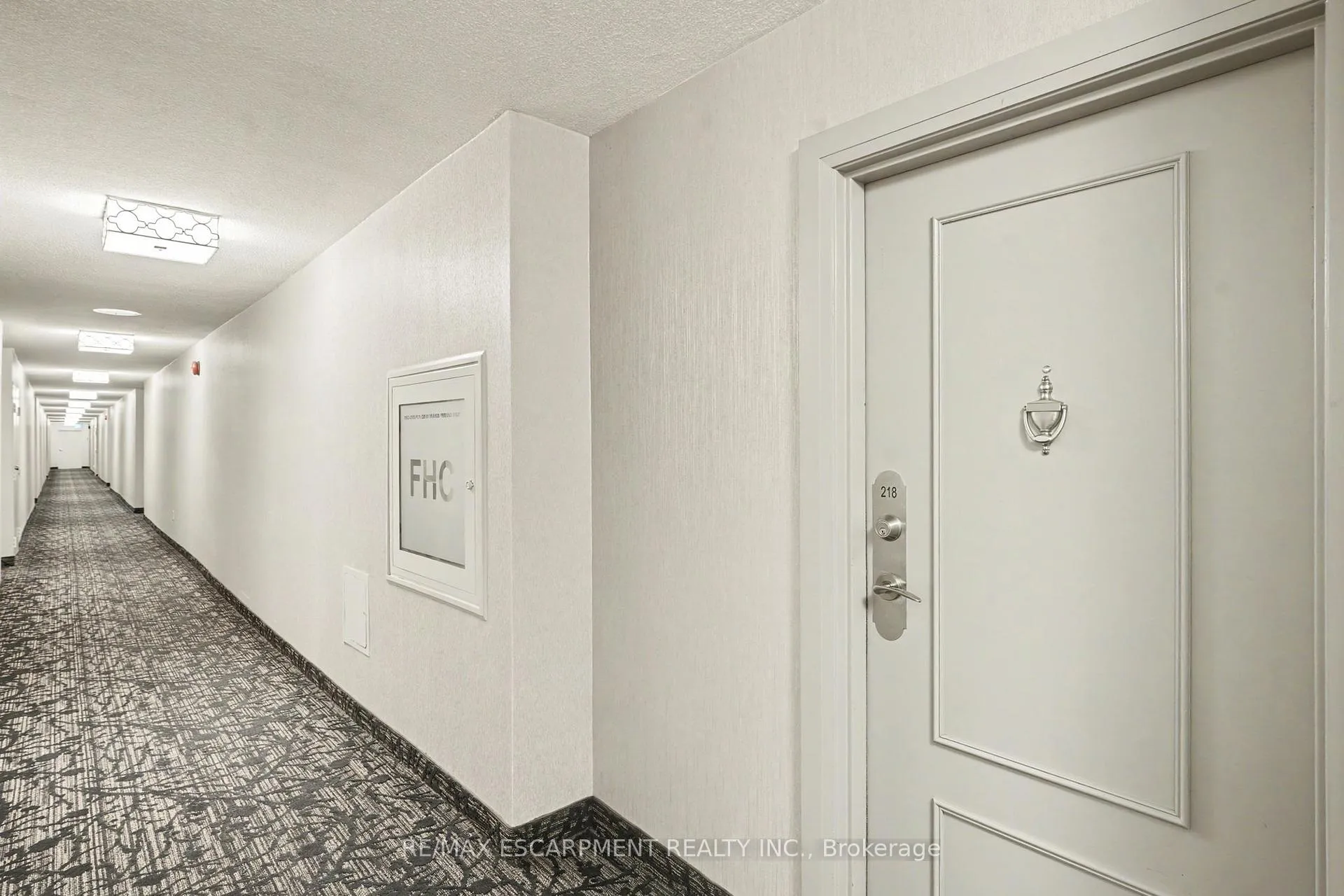 Photo 3 of Unit 218, 500 Green Road, Hamilton, Lakeshore — HOMEH