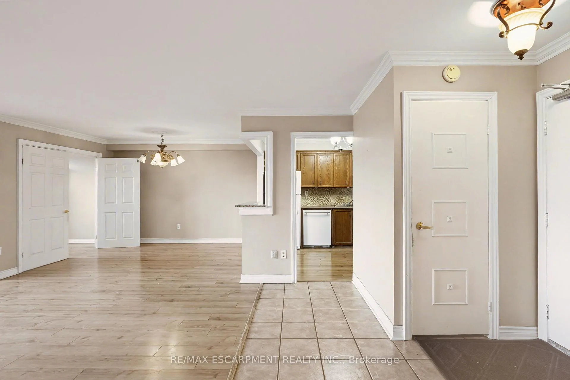 Photo 8 of Unit 218, 500 Green Road, Hamilton, Lakeshore — HOMEH