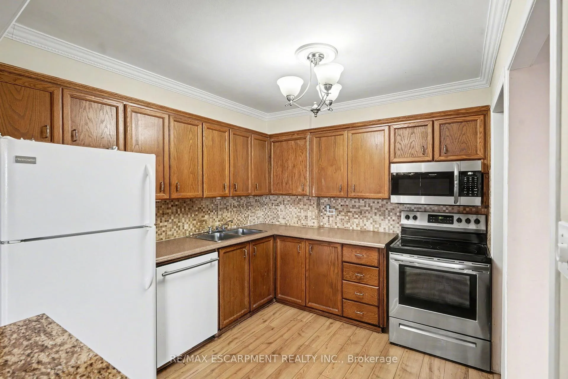 Photo 14 of Unit 218, 500 Green Road, Hamilton, Lakeshore — HOMEH