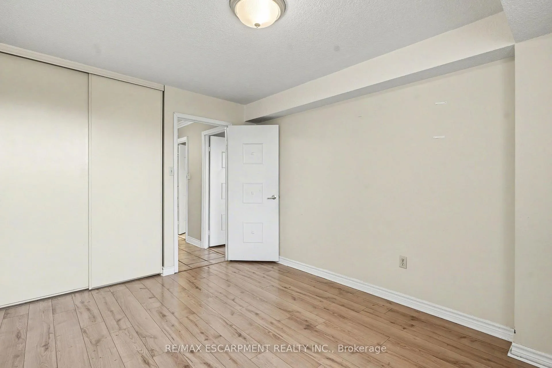 Photo 19 of Unit 218, 500 Green Road, Hamilton, Lakeshore — HOMEH