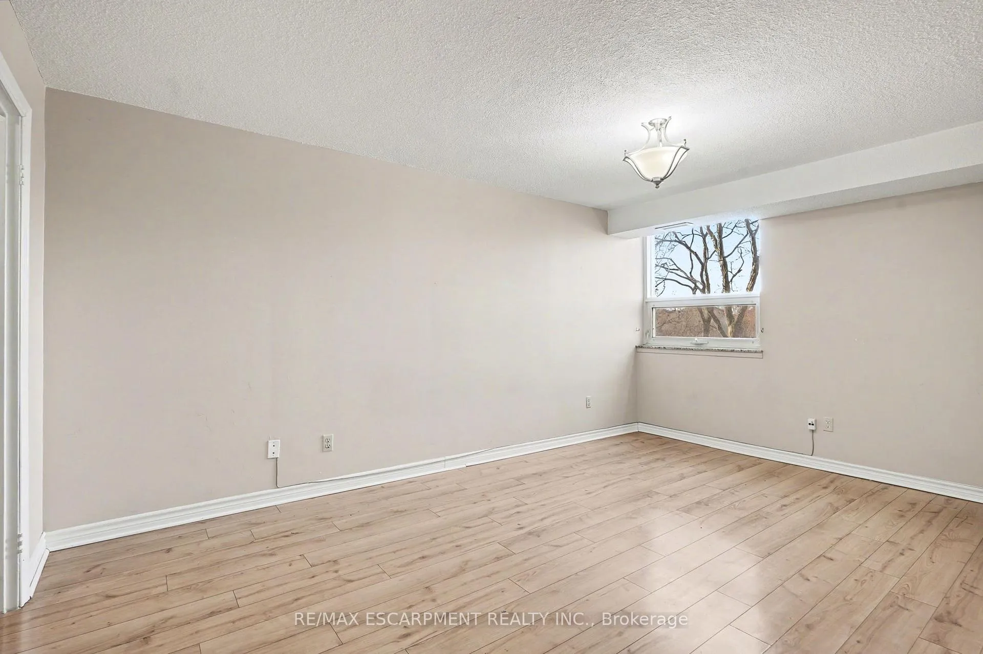 Photo 20 of Unit 218, 500 Green Road, Hamilton, Lakeshore — HOMEH