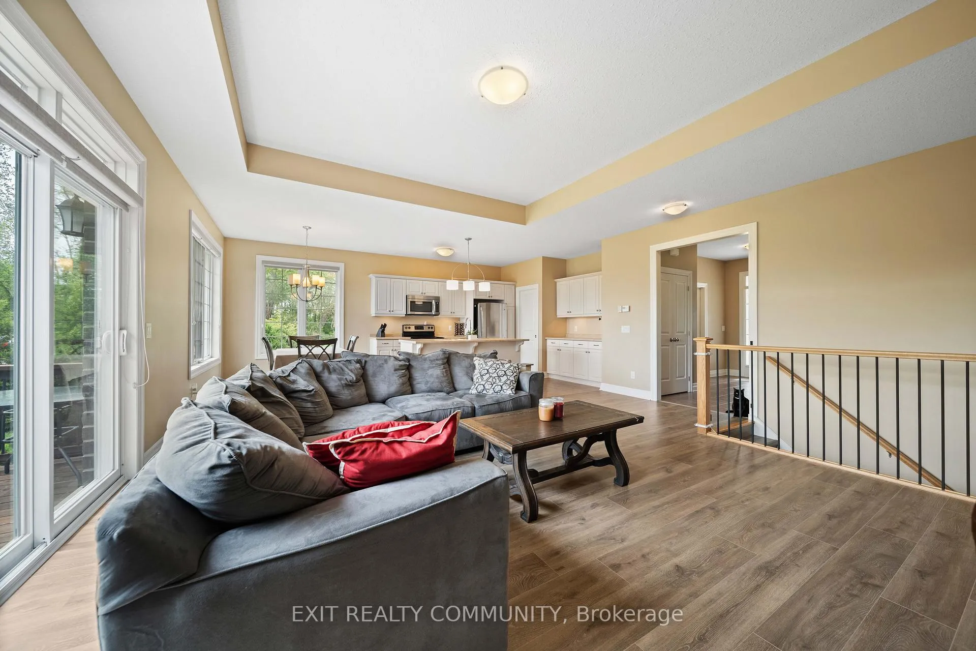 Photo 5 of 598 Bennett Crescent, Strathroy-Caradoc, Rural Strathroy-Caradoc — HOMEH