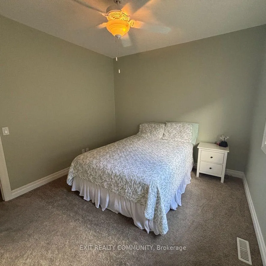 Photo 12 of 598 Bennett Crescent, Strathroy-Caradoc, Rural Strathroy-Caradoc — HOMEH