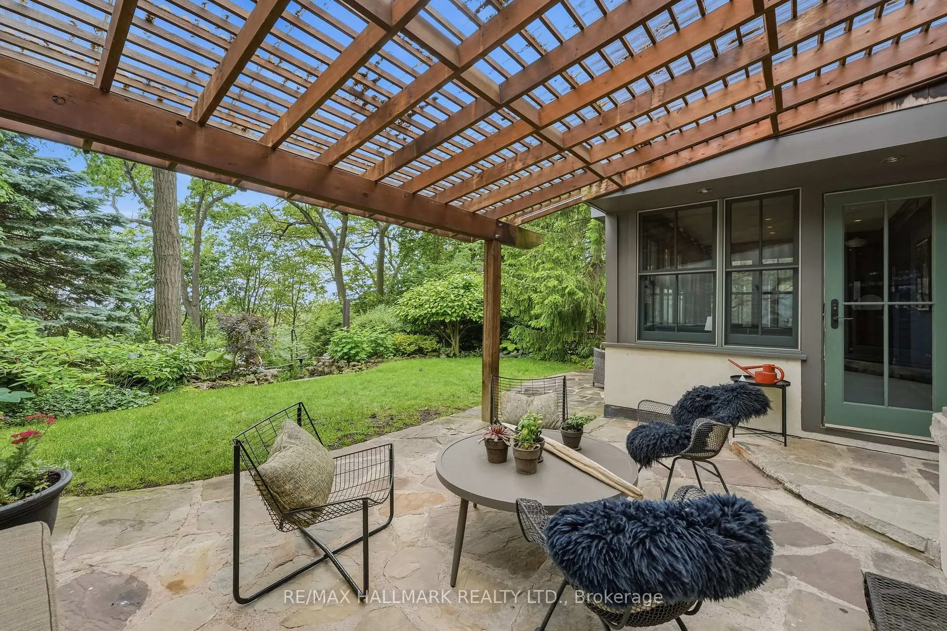 Photo 2 of 31 Glen Oak Drive, Toronto, East End-Danforth — HOMEH