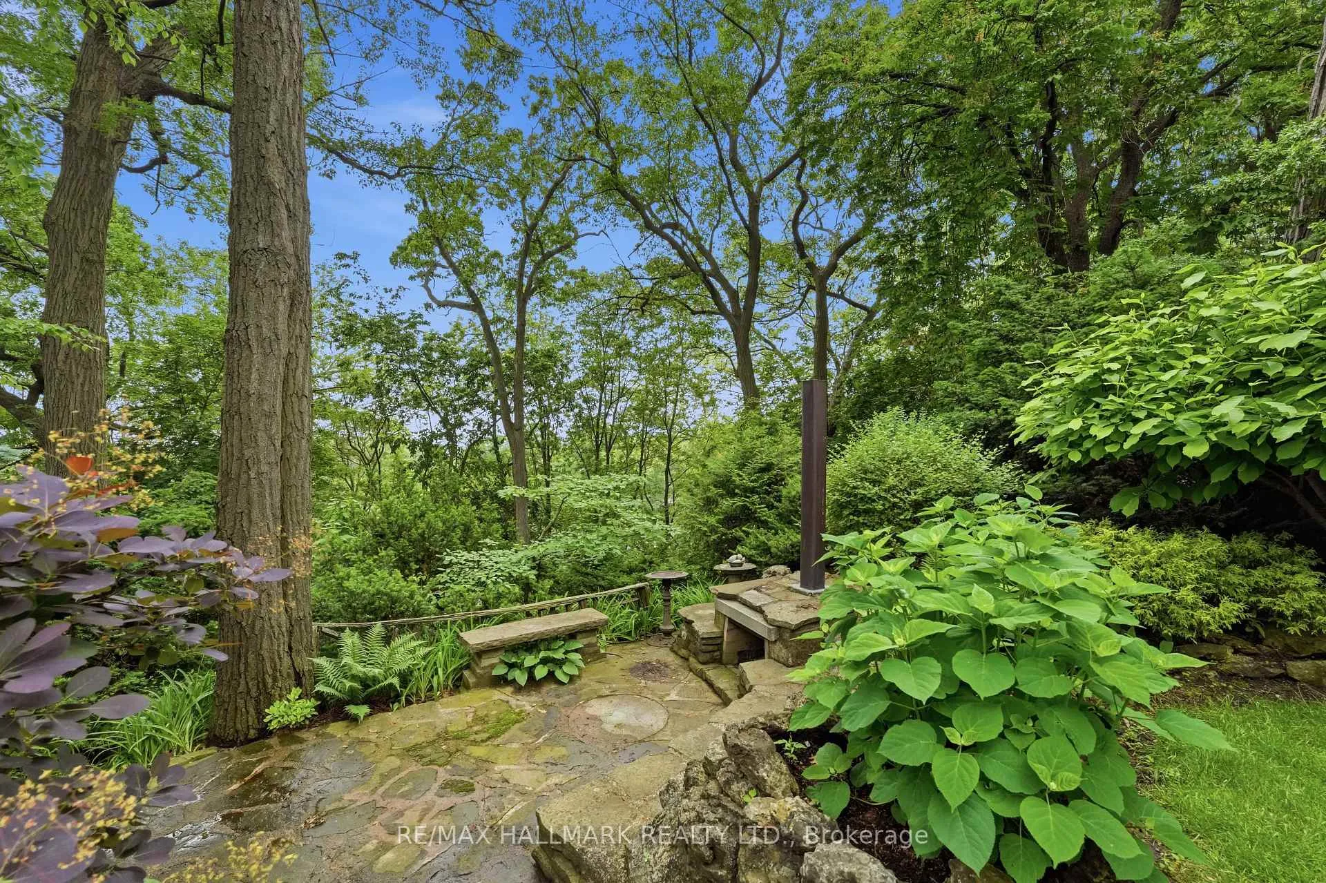 Photo 3 of 31 Glen Oak Drive, Toronto, East End-Danforth — HOMEH