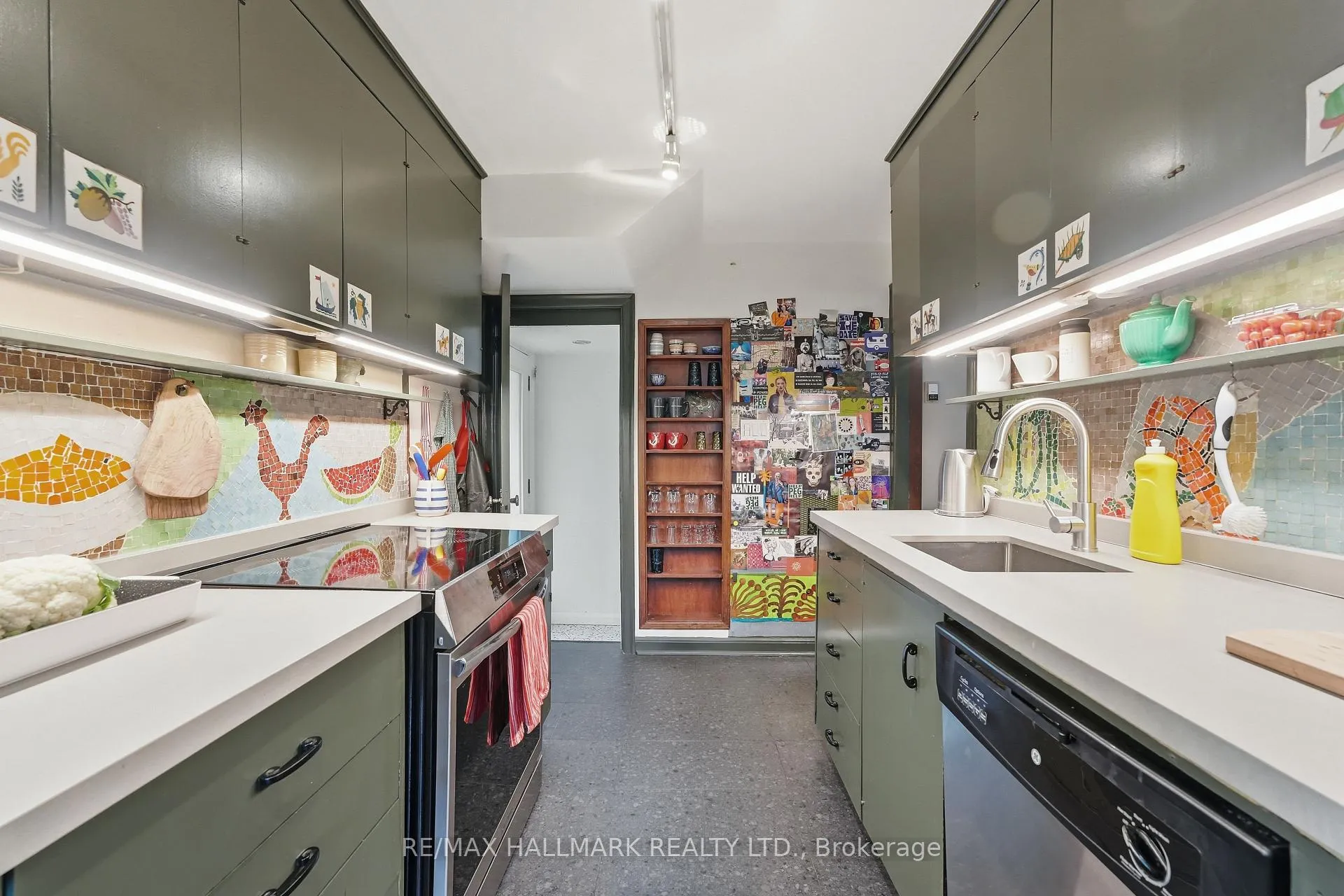 Photo 11 of 31 Glen Oak Drive, Toronto, East End-Danforth — HOMEH