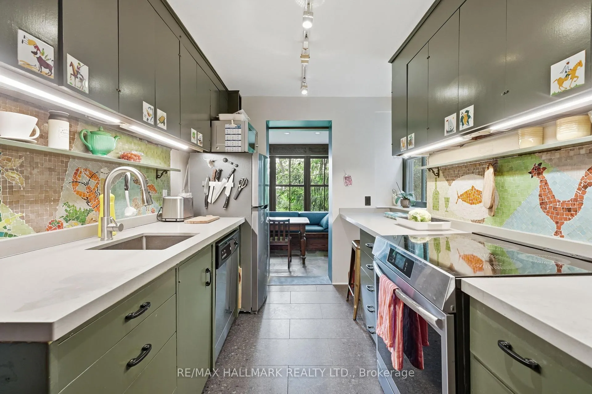 Photo 12 of 31 Glen Oak Drive, Toronto, East End-Danforth — HOMEH