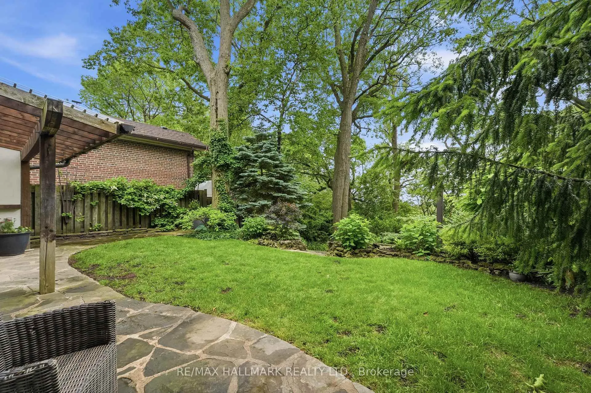 Photo 14 of 31 Glen Oak Drive, Toronto, East End-Danforth — HOMEH