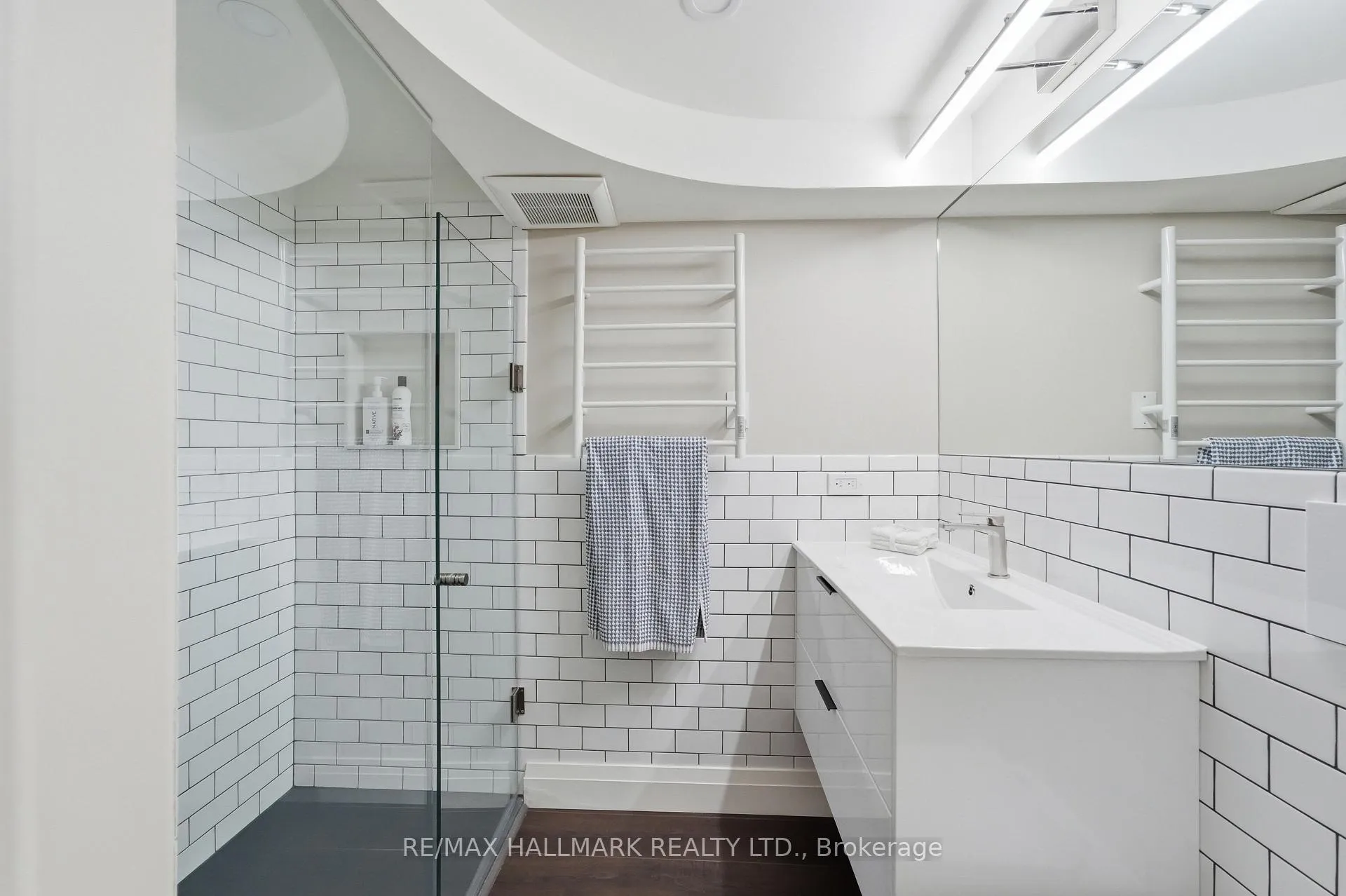 Photo 36 of 31 Glen Oak Drive, Toronto, East End-Danforth — HOMEH