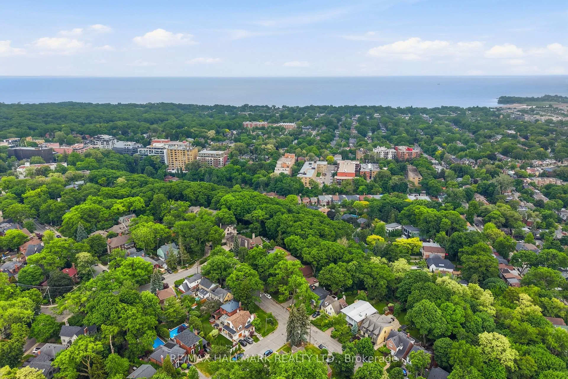 Photo 41 of 31 Glen Oak Drive, Toronto, East End-Danforth — HOMEH