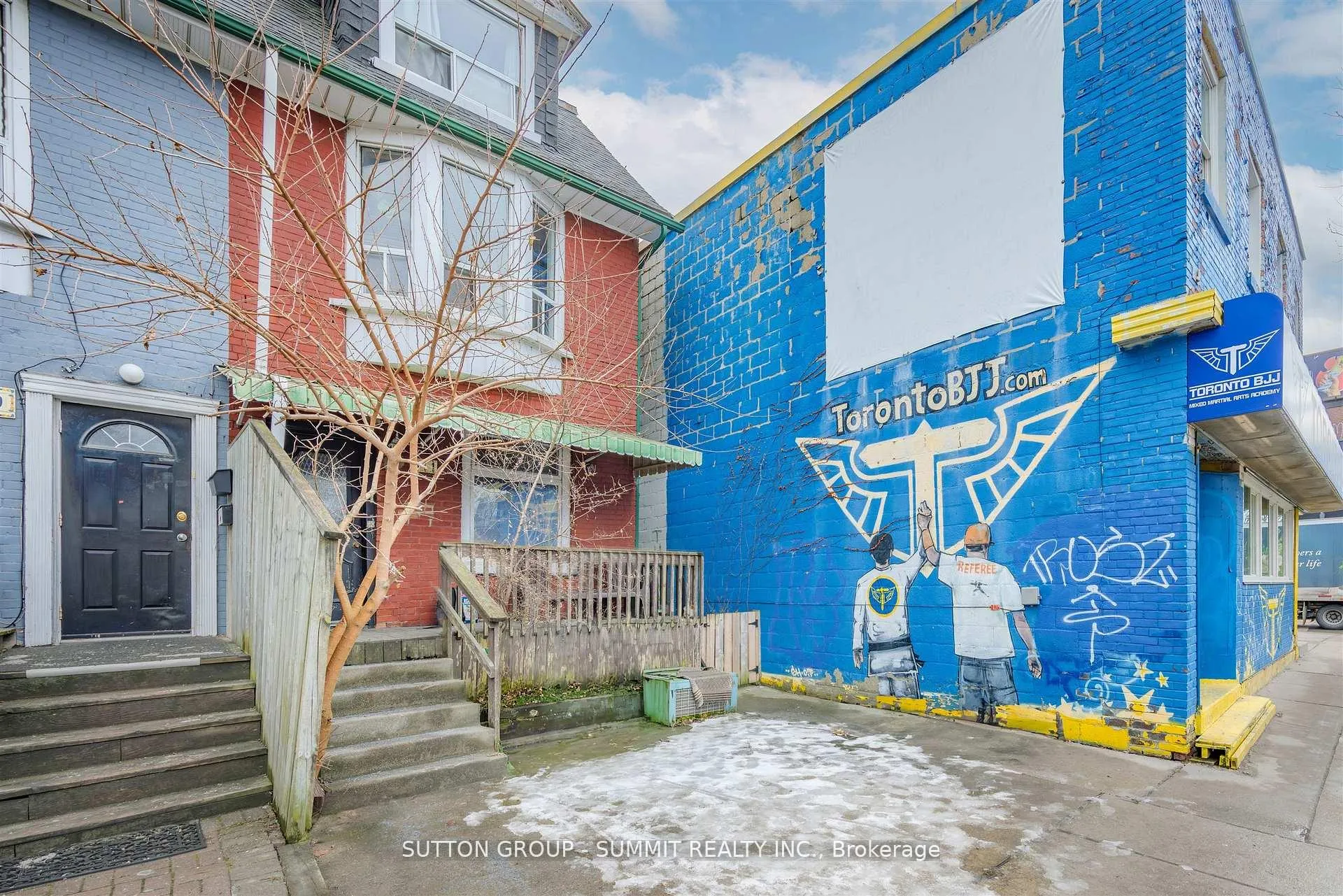 Photo 3 of 811 Bloor Street W, Toronto, Palmerston-Little Italy — HOMEH