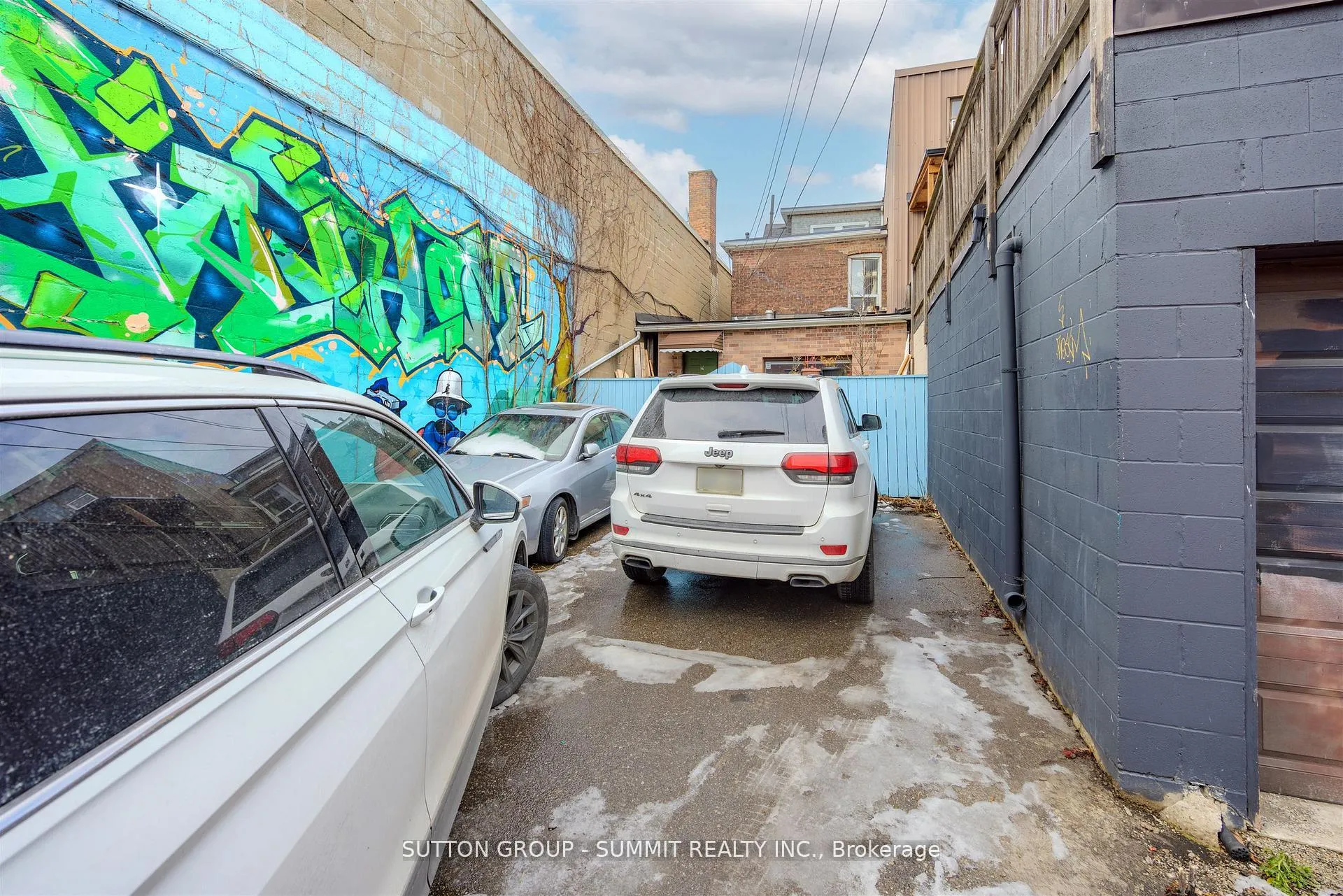 Photo 6 of 811 Bloor Street W, Toronto, Palmerston-Little Italy — HOMEH