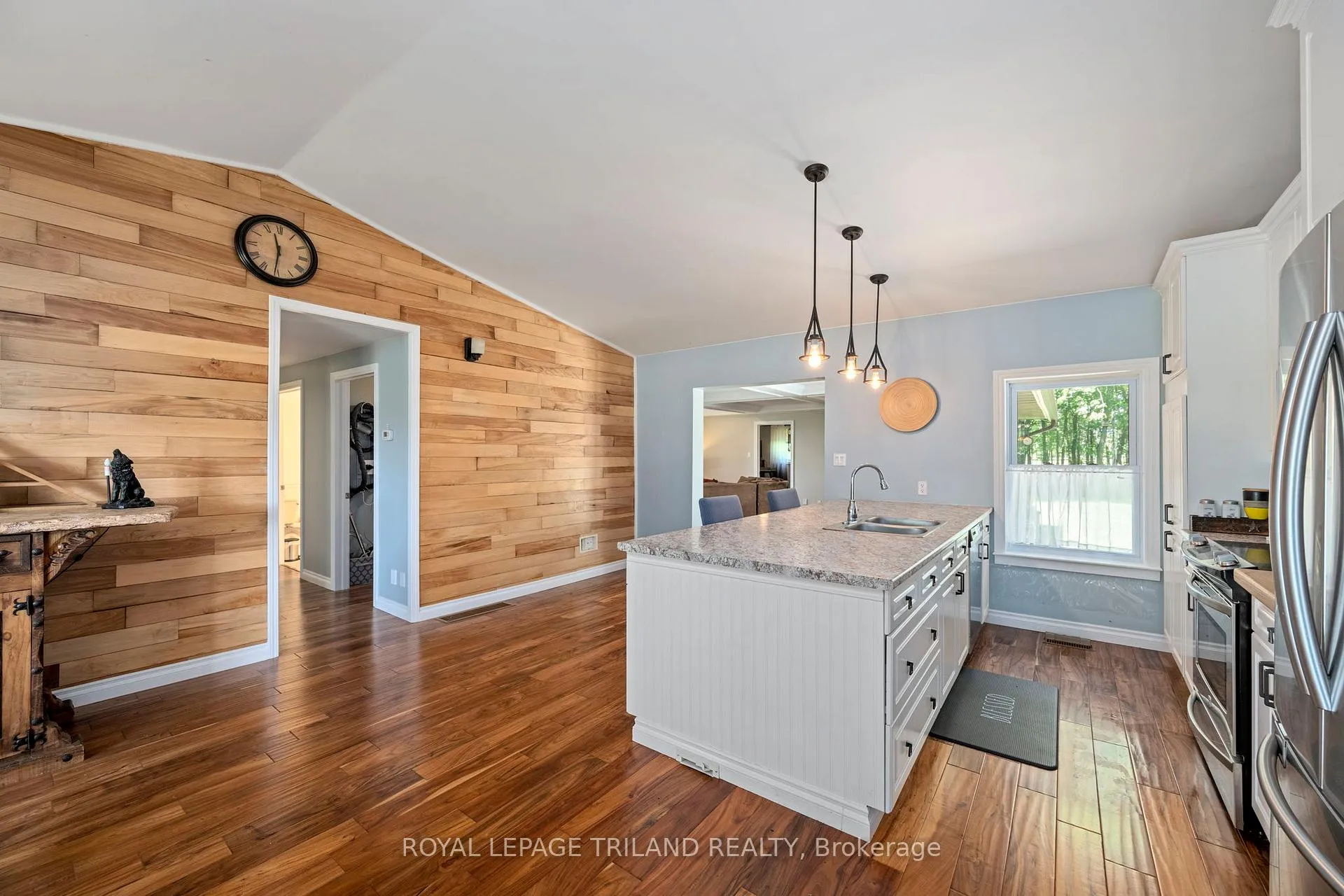 Photo 8 of 22516 Pioneer Line, West Elgin, Rural West Elgin — HOMEH