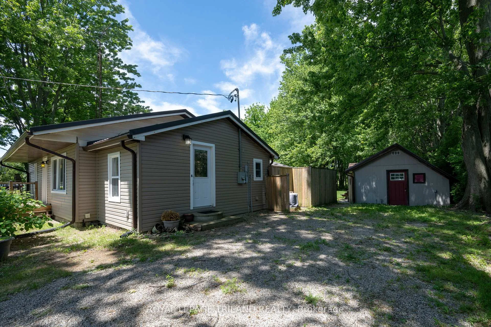 Photo 23 of 22516 Pioneer Line, West Elgin, Rural West Elgin — HOMEH
