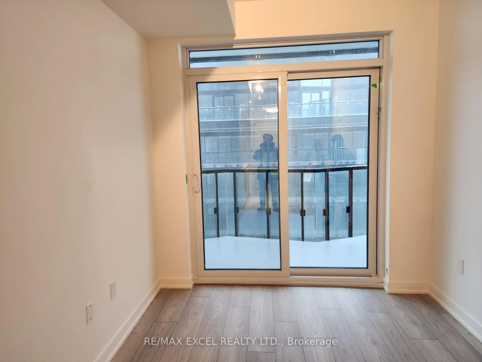 Photo 3 of Unit 2506, 110 Broadway Avenue, Toronto, Mount Pleasant West — HOMEH