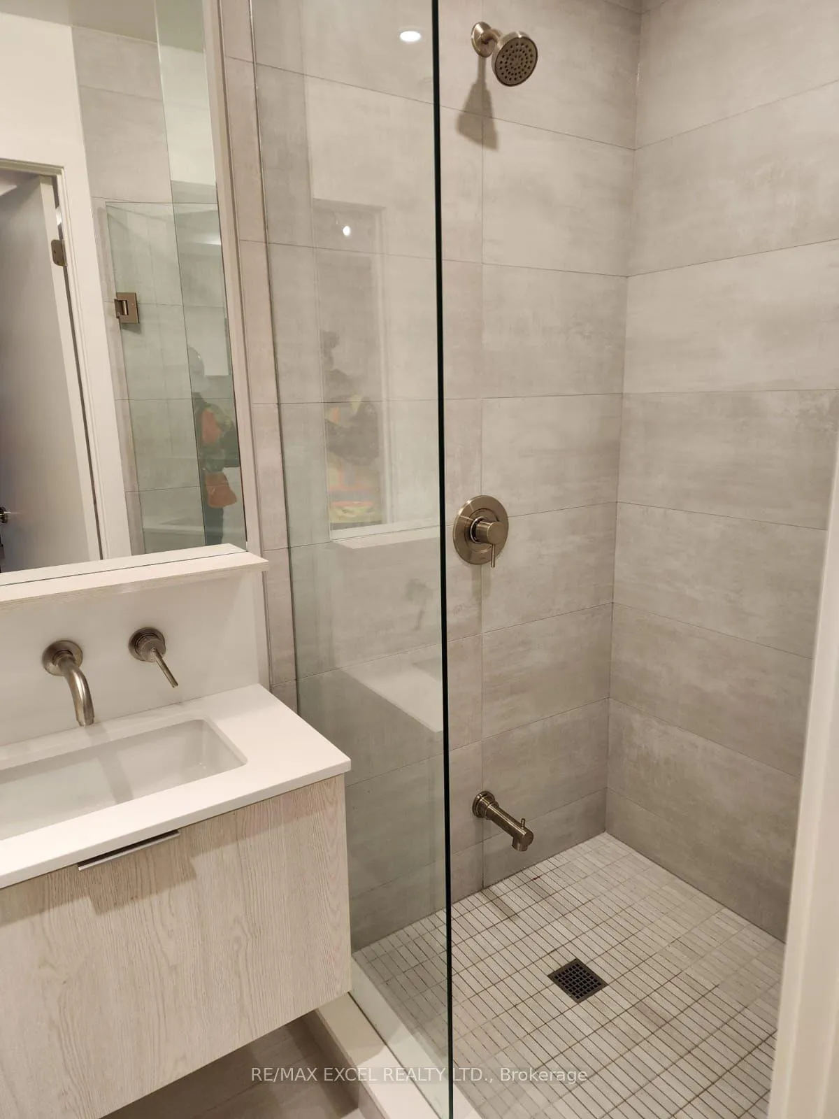 Photo 5 of Unit 2506, 110 Broadway Avenue, Toronto, Mount Pleasant West — HOMEH