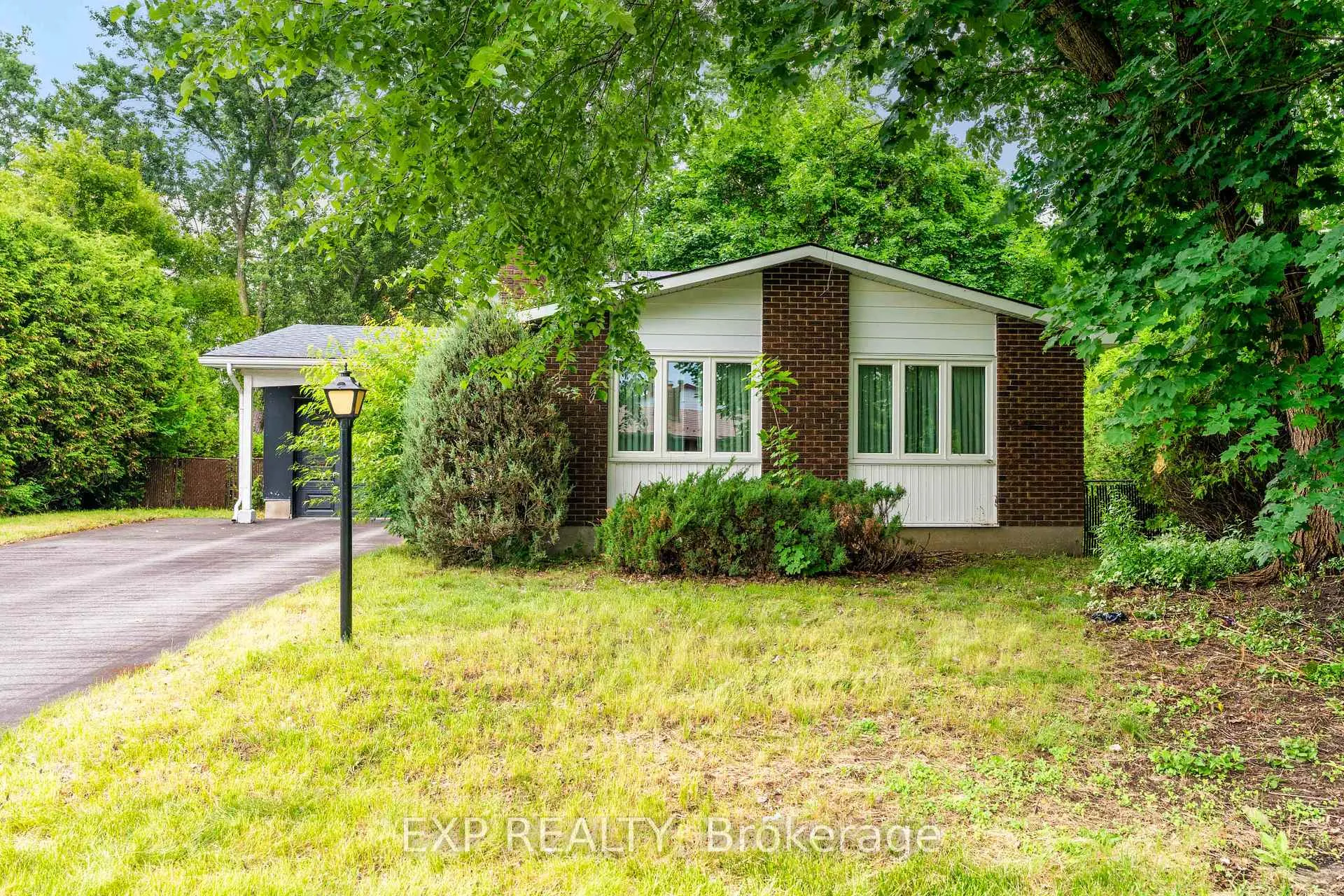 Photo 2 of 167 Withrow Avenue, Ottawa, Meadowlands/St. Claire Gardens — HOMEH