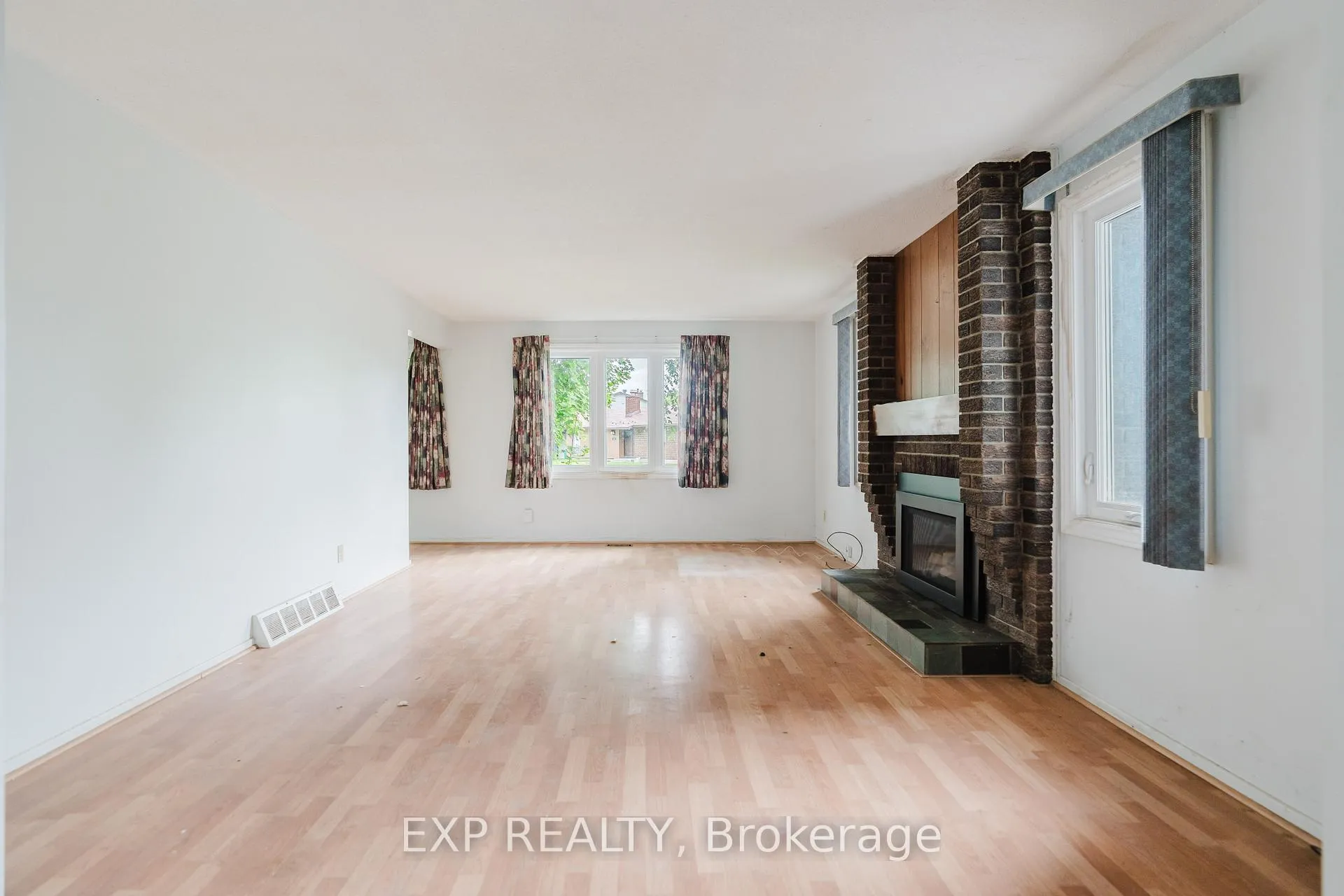Photo 5 of 167 Withrow Avenue, Ottawa, Meadowlands/St. Claire Gardens — HOMEH