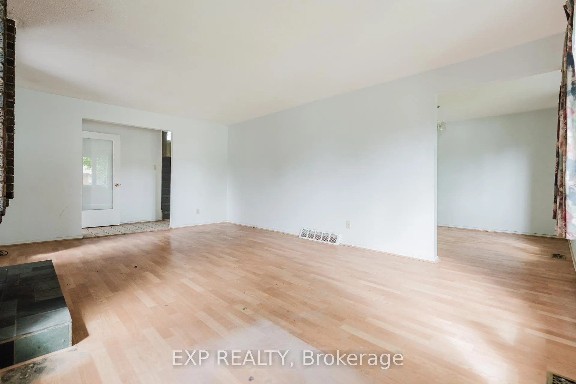 Photo 8 of 167 Withrow Avenue, Ottawa, Meadowlands/St. Claire Gardens — HOMEH
