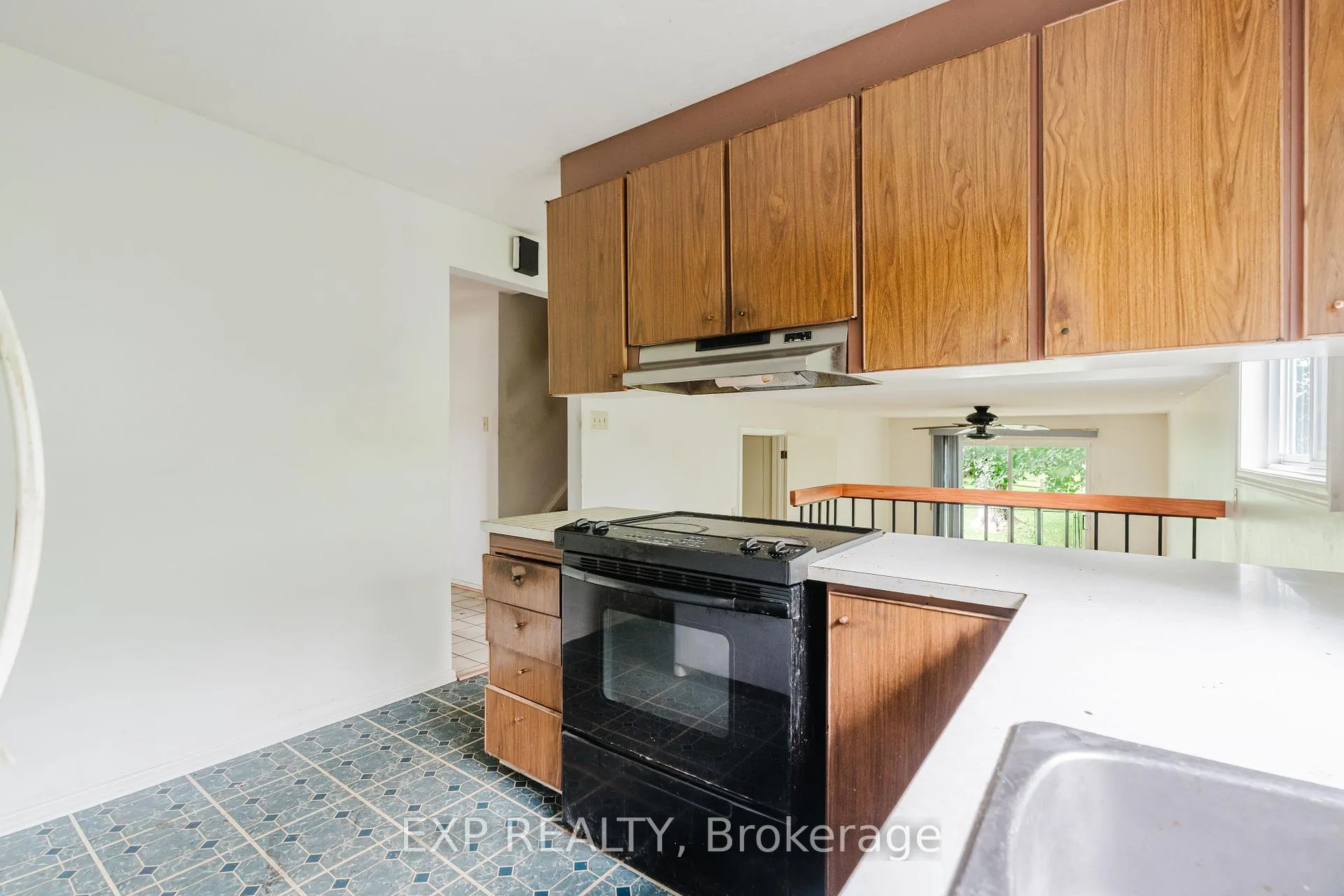 Photo 12 of 167 Withrow Avenue, Ottawa, Meadowlands/St. Claire Gardens — HOMEH