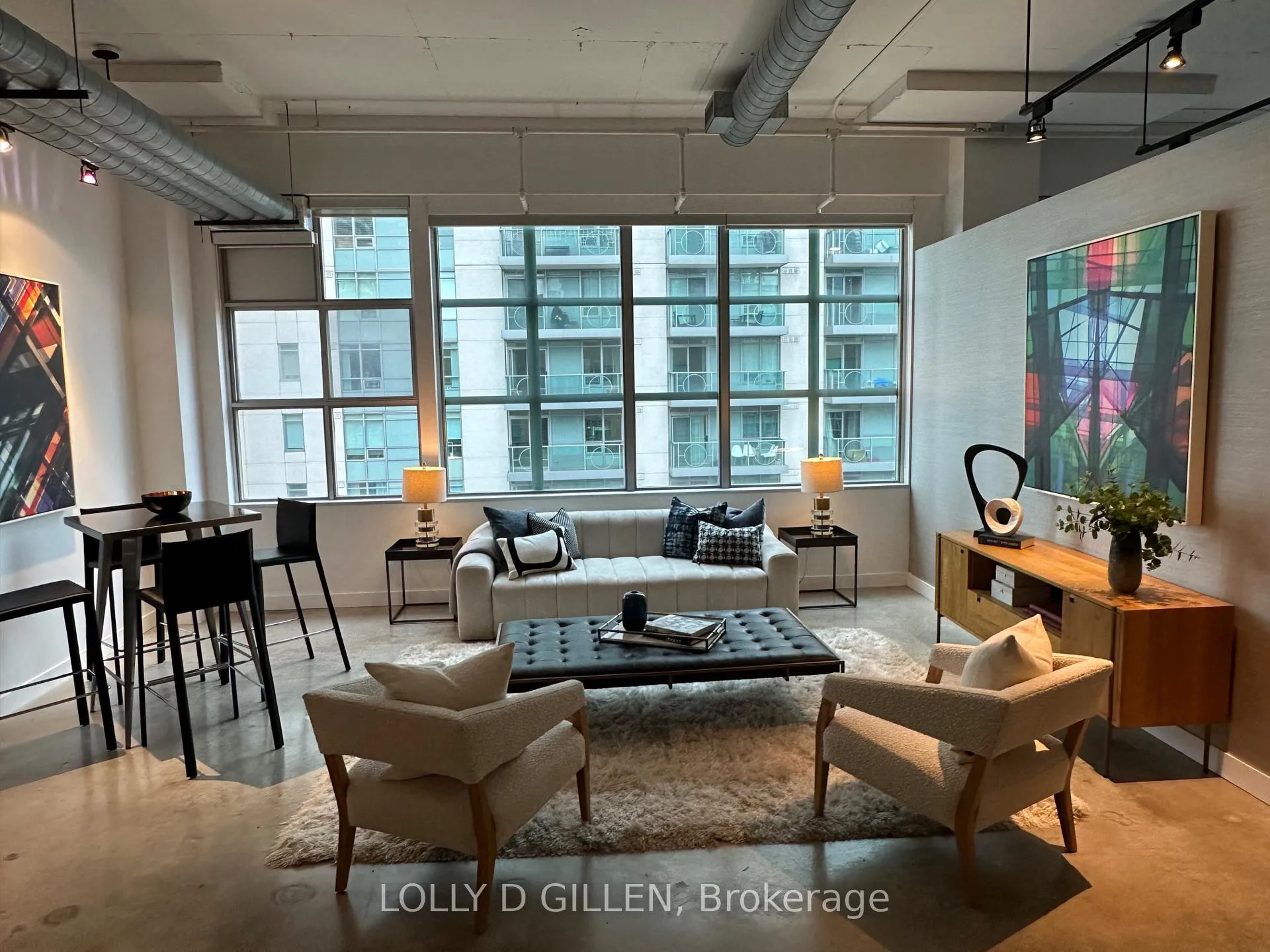 Front of Unit PH07, 188 Eglinton Avenue E