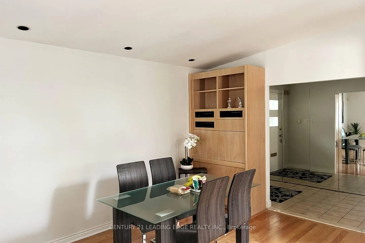 Photo 2 of 48 Houston Crescent, North York, Don Valley Village — HOMEH