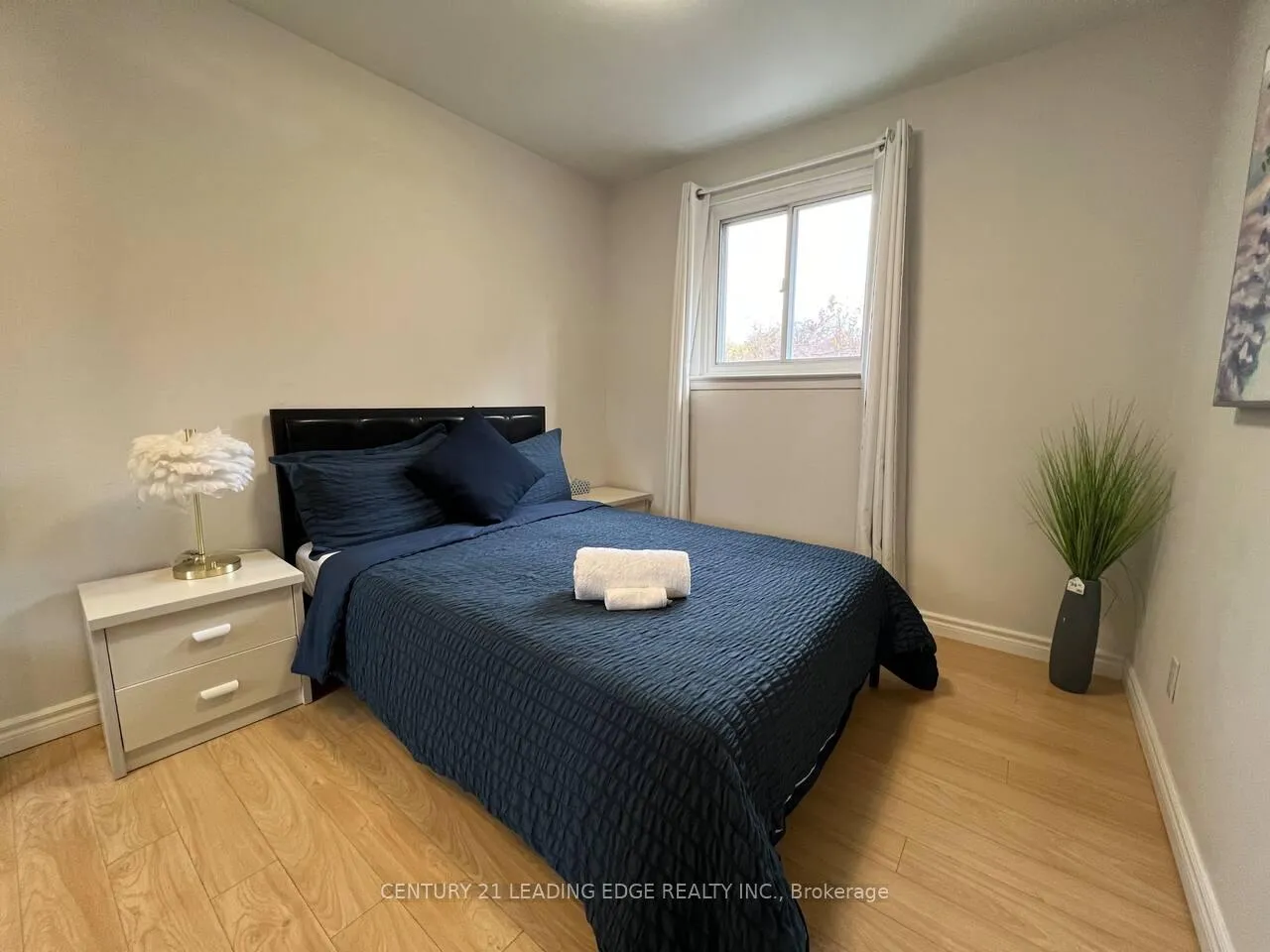 Photo 5 of 48 Houston Crescent, North York, Don Valley Village — HOMEH