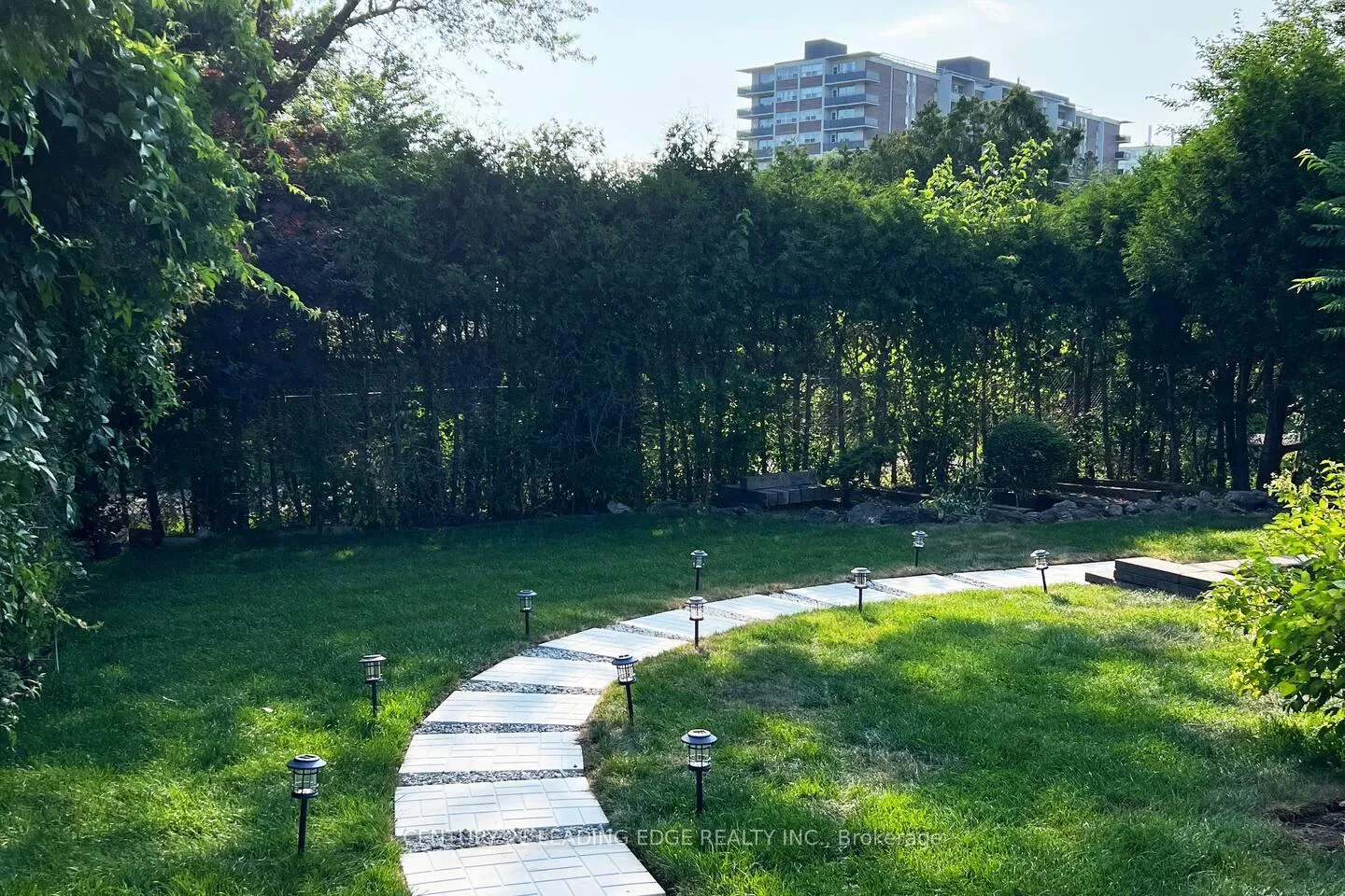 Photo 9 of 48 Houston Crescent, North York, Don Valley Village — HOMEH