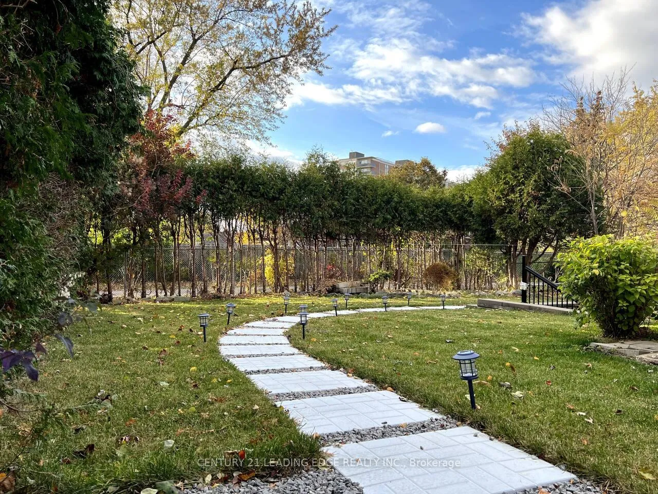 Photo 10 of 48 Houston Crescent, North York, Don Valley Village — HOMEH
