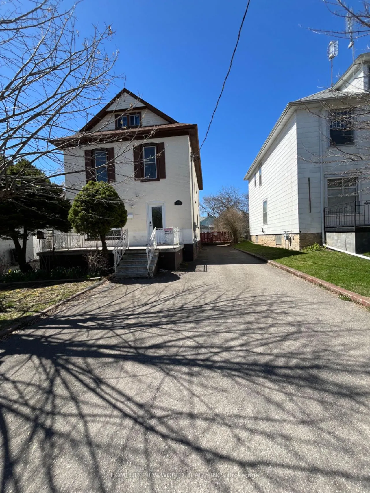 Photo 1 of 5021 Saint Clair Avenue, Niagara Falls, Downtown — HOMEH